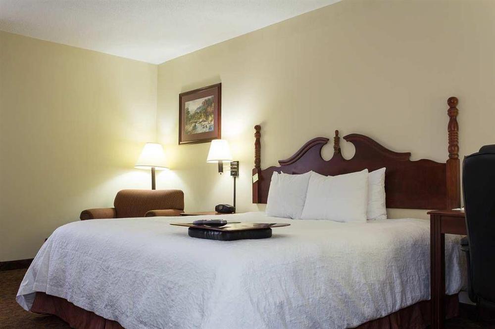 Hampton Inn Dickson Δωμάτιο φωτογραφία