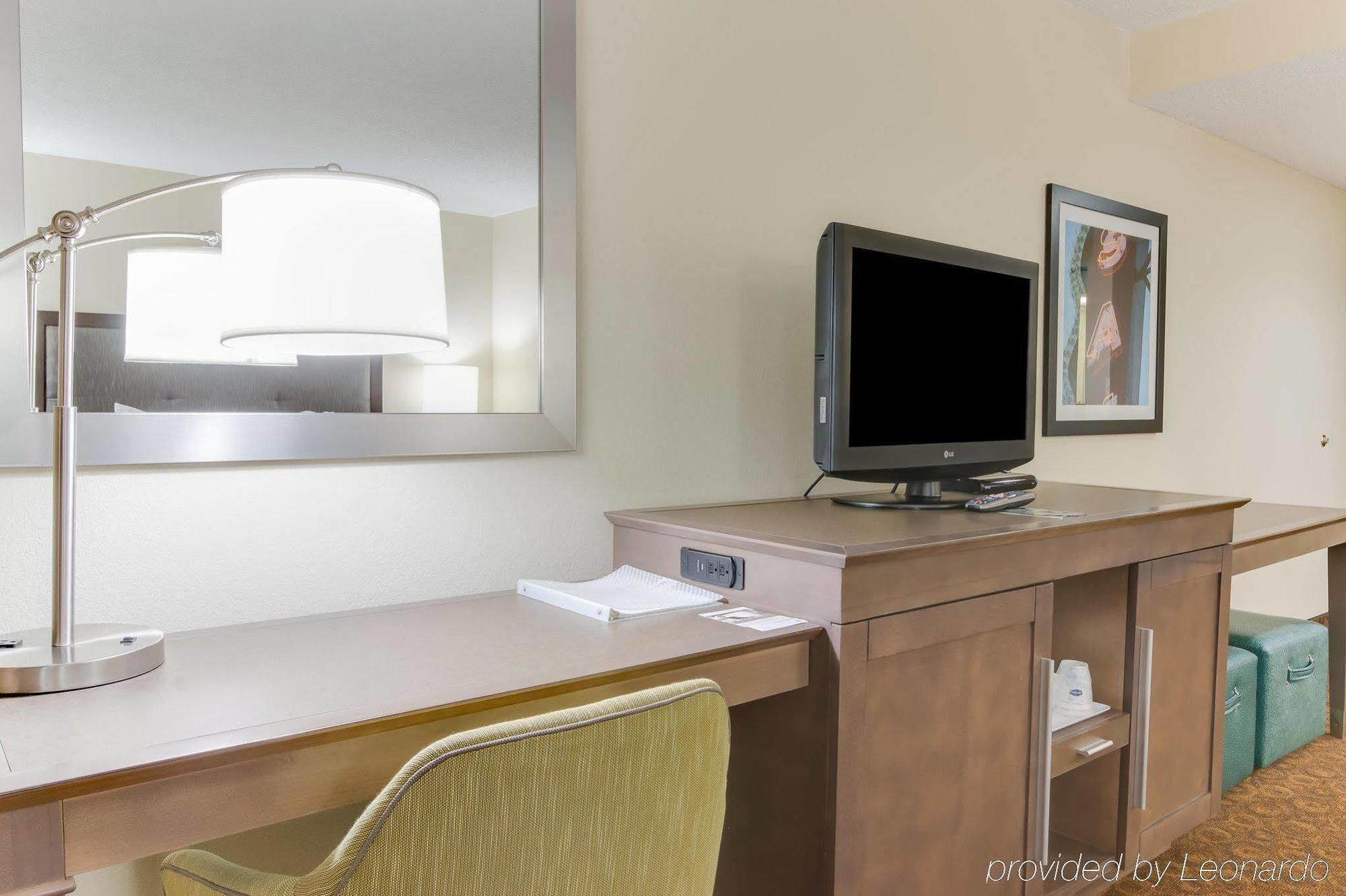 Hampton Inn Dickson Εξωτερικό φωτογραφία